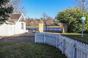 Porter's Lodge