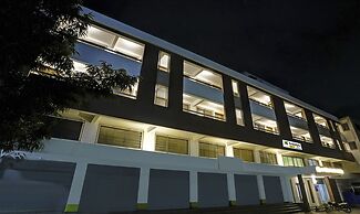 Itsy Hotels Oasis Pride