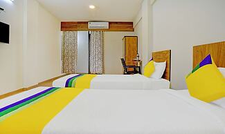 Itsy Hotels Oasis Pride