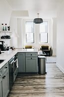 The Neighborhood Hotel - Lincoln Park