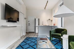 The Neighborhood Hotel - Lincoln Park