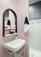 The Neighborhood Hotel - Lincoln Park