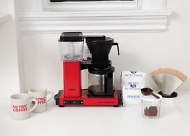 The Neighborhood Hotel - Lincoln Park