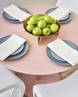 The Neighborhood Hotel - Lincoln Park