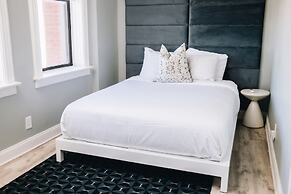 The Neighborhood Hotel - Lincoln Park