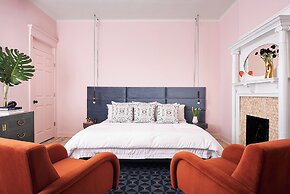 The Neighborhood Hotel - Lincoln Park