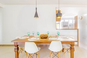 IT39 Excelente Apt 3 Quartos Pé na areia