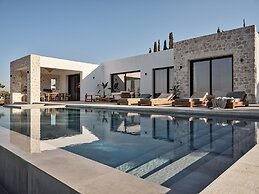 Design 3-bed Villa With Infinity Pool in Zakynthos