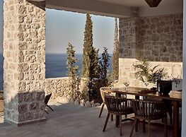 Design 3-bed Villa With Infinity Pool in Zakynthos