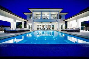 Luxury Cayman Villas