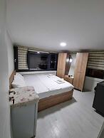 The Queen's Istanbul