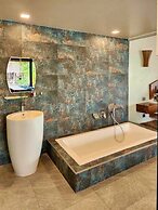 Absolute Beachfront Resort