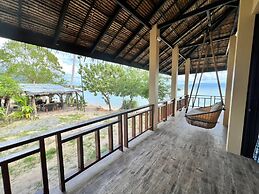 Absolute Beachfront Resort