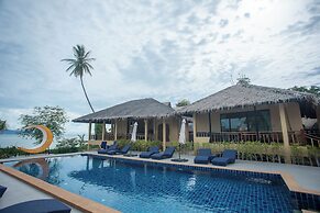 Absolute Beachfront Resort