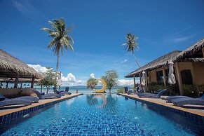 Absolute Beachfront Resort