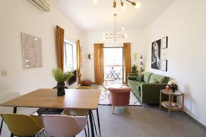 Design & Balcony in City Center by FeelHome