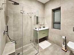 Design & Balcony in City Center by FeelHome