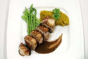 Two Seasons Siem Reap Hotel