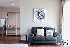 Homesuite’ Home @ Riverson SOHO