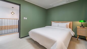 Yeosu Liposo Poolvilla