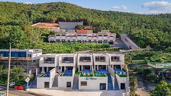 Yeosu Liposo Poolvilla