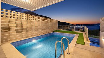 Yeosu Liposo Poolvilla