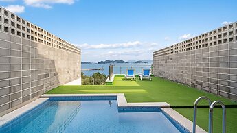 Yeosu Liposo Poolvilla