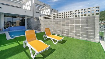 Yeosu Liposo Poolvilla