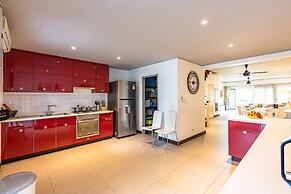 4 BR Townhouse in Great Location BSS