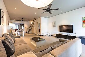 4 BR Townhouse in Great Location BSS