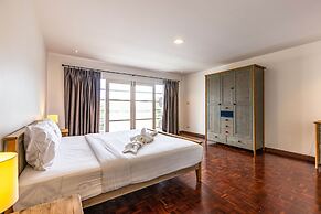 4 BR Townhouse in Great Location BSS