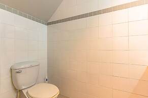 4 BR Townhouse in Great Location BSS