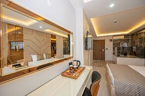 Luxury Airport Hotel By Zazzoni-İstanbul Airport