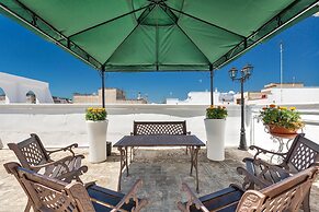 2446 Palazzo Montagna - Mono by Barbarhouse