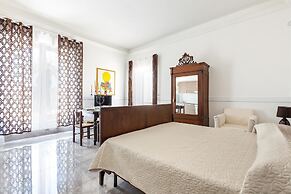 2446 Palazzo Montagna - Mono by Barbarhouse