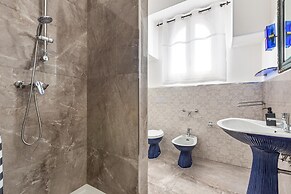2446 Palazzo Montagna - Mono by Barbarhouse