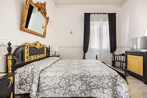 2446 Palazzo Montagna - Mono by Barbarhouse