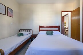 Raridade - Apt próx praia vista mar ar con