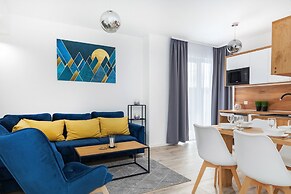 Azure Apartment Kołobrzeg by Renters
