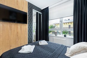 Azure Apartment Kołobrzeg by Renters