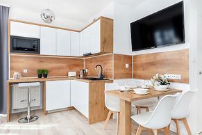 Azure Apartment Kołobrzeg by Renters