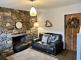 Penderyn Cottage, Waterfall Country, Brecon Beacons
