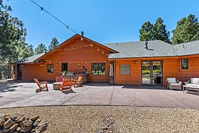 Townsend Flagstaff 3 Bedroom Home by RedAwning
