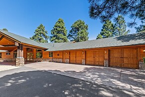 Townsend Flagstaff 3 Bedroom Home by RedAwning