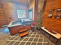 Townsend Flagstaff 3 Bedroom Home by RedAwning