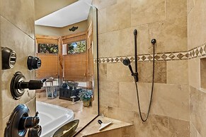 Townsend Flagstaff 3 Bedroom Home by RedAwning