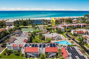 Runaway Bay 212 1 Bedroom Condo by RedAwning