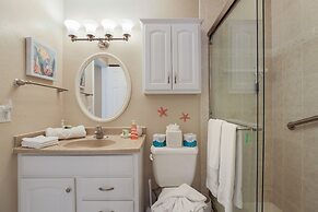 Runaway Bay 212 1 Bedroom Condo by RedAwning