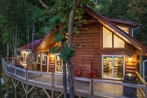 Stunning 2BR Cabin with Mountain Views