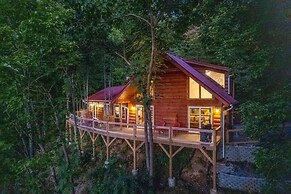Stunning 2BR Cabin with Mountain Views